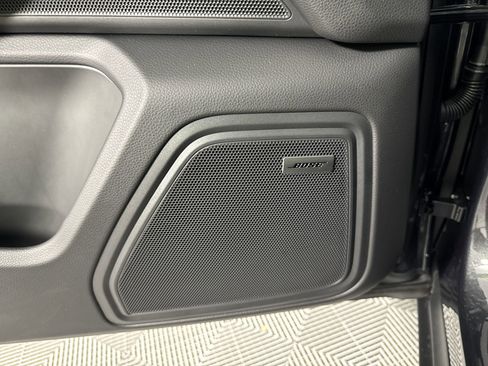 Certified 2025 Porsche Macan image 21