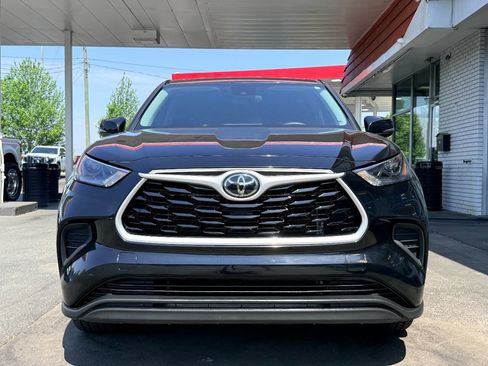 Used 2023 Toyota Highlander L FWD image 7
