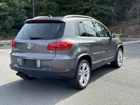 Used 2016 Volkswagen Tiguan SEL FWD image 2