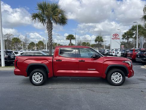 Used 2022 Toyota Tundra SR5 w/ SR5 Convenience Package image 11