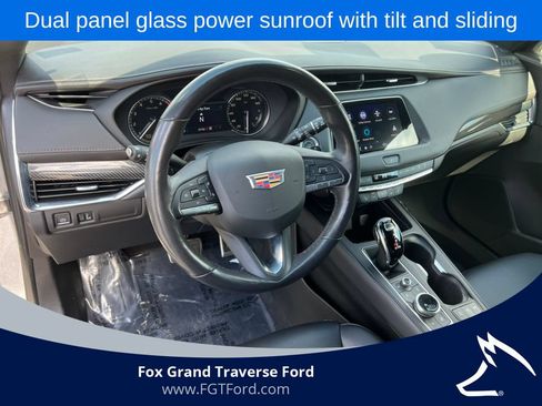 Used 2023 Cadillac XT4 Sport w/ Cold Weather Package AWD/4WD image 17