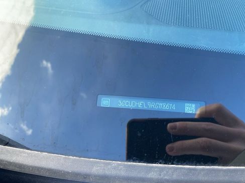 Used 2024 Chevrolet Silverado 1500 ZR2 w/ Technology Package image 11