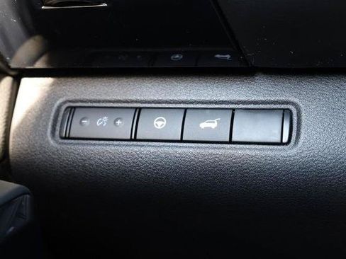 Used 2025 Nissan Pathfinder SV w/ SV Premium Package FWD image 22