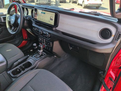Used 2025 Jeep Wrangler Willys image 33