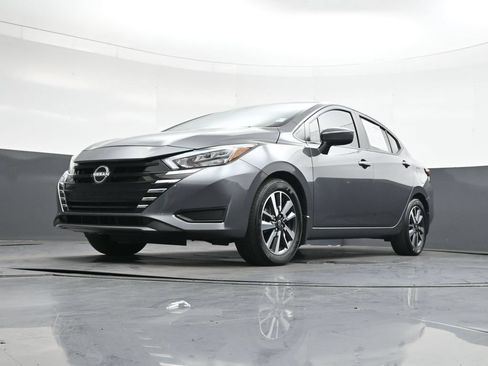 Used 2025 Nissan Versa SV w/ Trunk Package FWD image 43