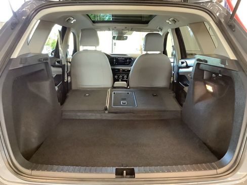 Used 2023 Volkswagen Taos SE w/ Panoramic Sunroof Package AWD/4WD image 16