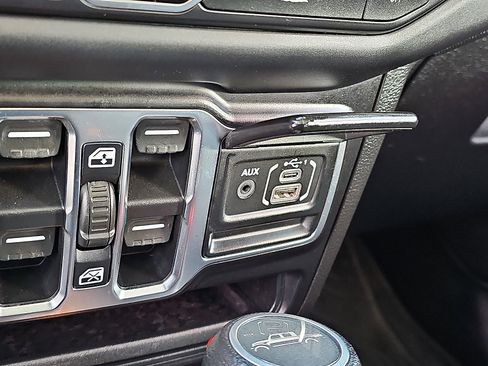 Used 2020 Jeep Gladiator Sport w/ Quick Order Package 24S image 22