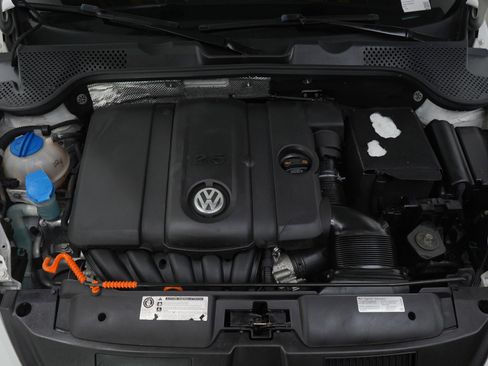 Used 2013 Volkswagen Beetle 2.5 image 28