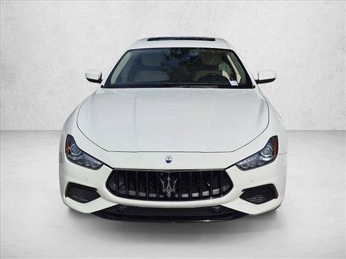 Used 2022 Maserati Ghibli Modena RWD image 2