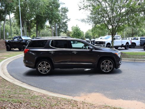 Used 2019 GMC Acadia Denali AWD/4WD image 10
