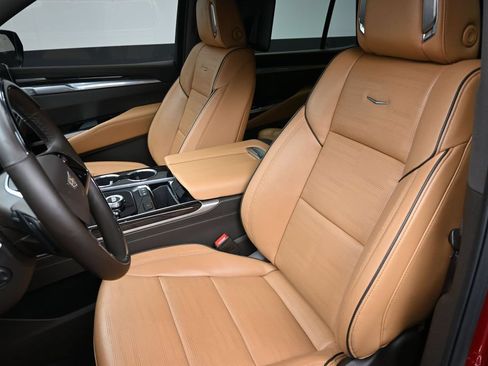 Certified 2025 Cadillac Escalade Premium Luxury w/ Touring Package AWD/4WD image 18