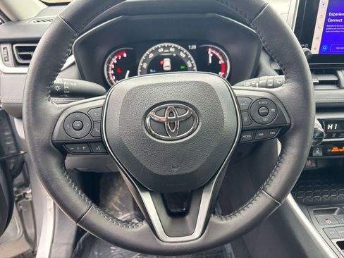 Used 2025 Toyota RAV4 XLE image 28