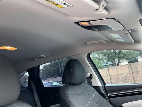 Used 2022 Hyundai Tucson SE image 14