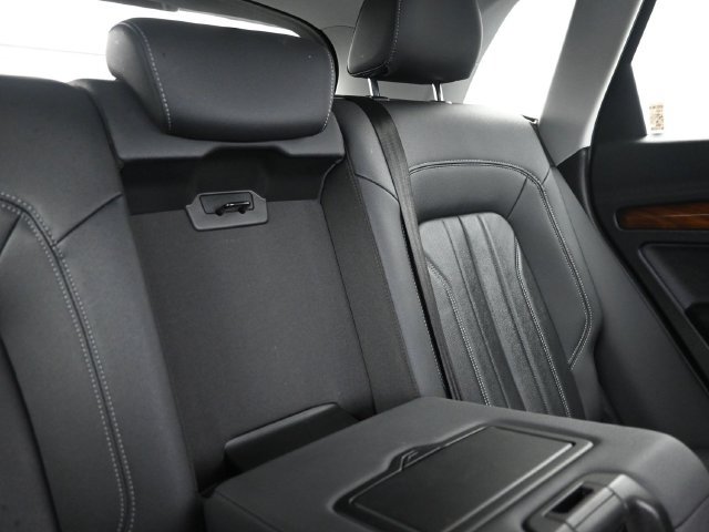 Used 2022 Audi Q5 2.0T Premium w/ Convenience Package AWD/4WD image 24