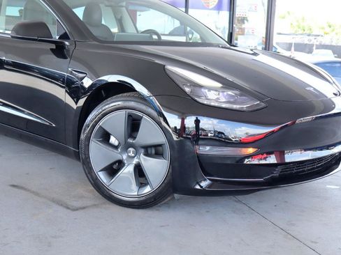Used 2023 Tesla Model 3 Standard Range RWD image 2