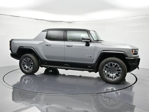 New 2025 GMC Hummer EV 3X image 3