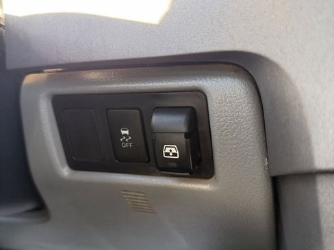 Used 2012 Toyota Tundra 4x4 CrewMax w/ SR5 Pkg image 34