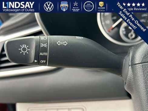 Used 2023 Genesis G70 2.0T image 22