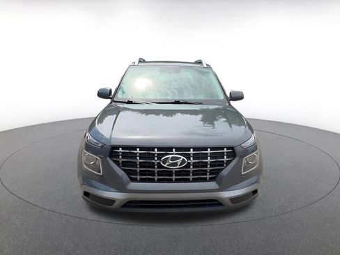 Used 2025 Hyundai Venue SEL FWD image 4