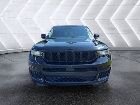 Used 2023 Jeep Grand Cherokee L Laredo RWD image 2