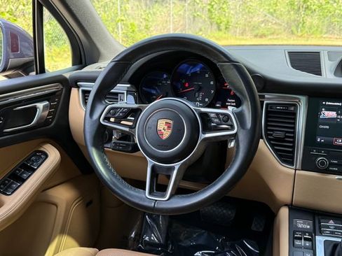 Used 2017 Porsche Macan image 18