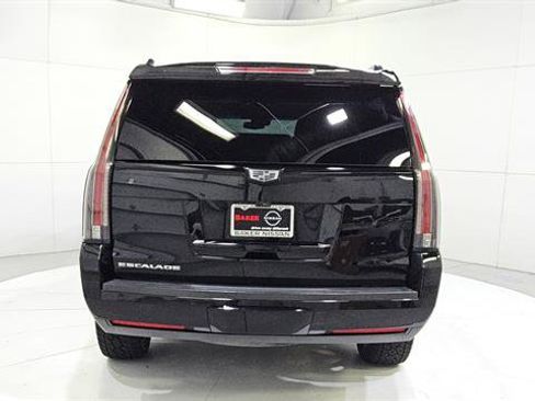 Used 2019 Cadillac Escalade Premium Luxury RWD image 7