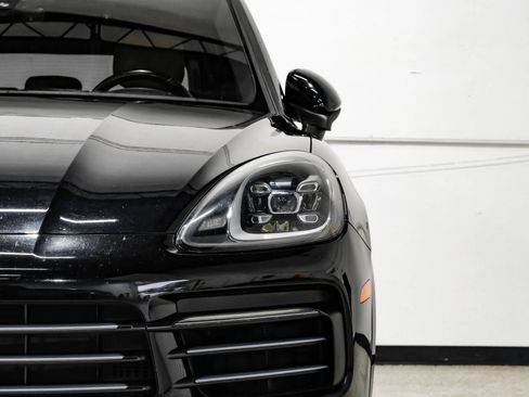 Used 2019 Porsche Cayenne Sport Utility 4D image 50