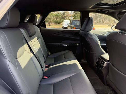 Used 2024 Lexus RX 350h w/ Convenience Package image 17