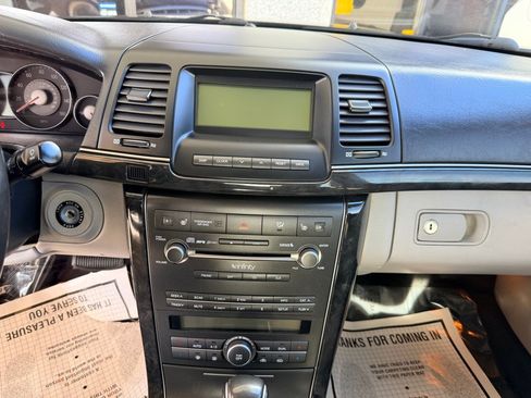 Used 2009 Kia Amanti w/ Leather Pkg image 11