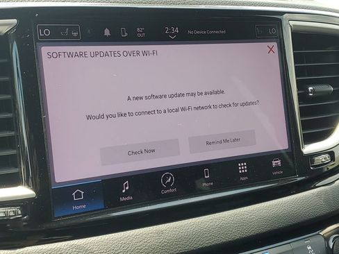 Used 2022 Chrysler Pacifica Touring-L FWD image 30