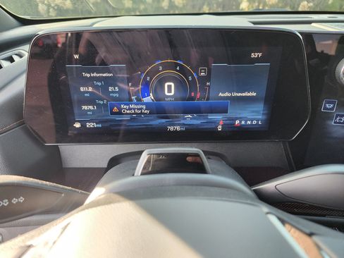 Used 2025 Chevrolet Traverse RS image 33