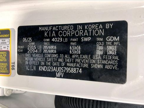 Used 2025 Kia Soul LX FWD image 36