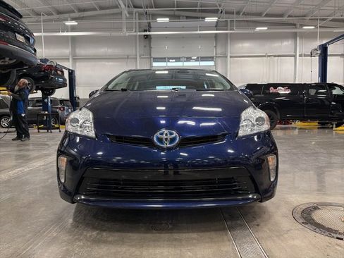 Used 2015 Toyota Prius Four image 2