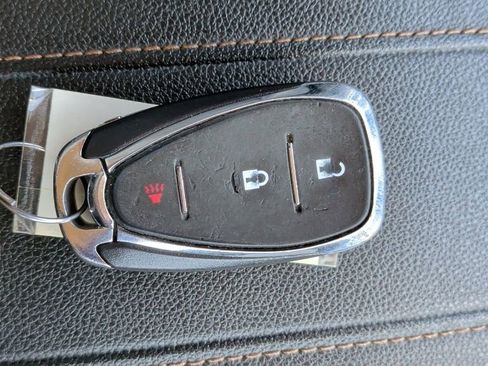 Used 2021 Chevrolet Traverse LS image 48