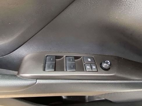 Used 2024 Toyota Camry SE image 13