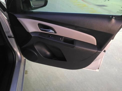 Used 2015 Chevrolet Cruze LT FWD image 19