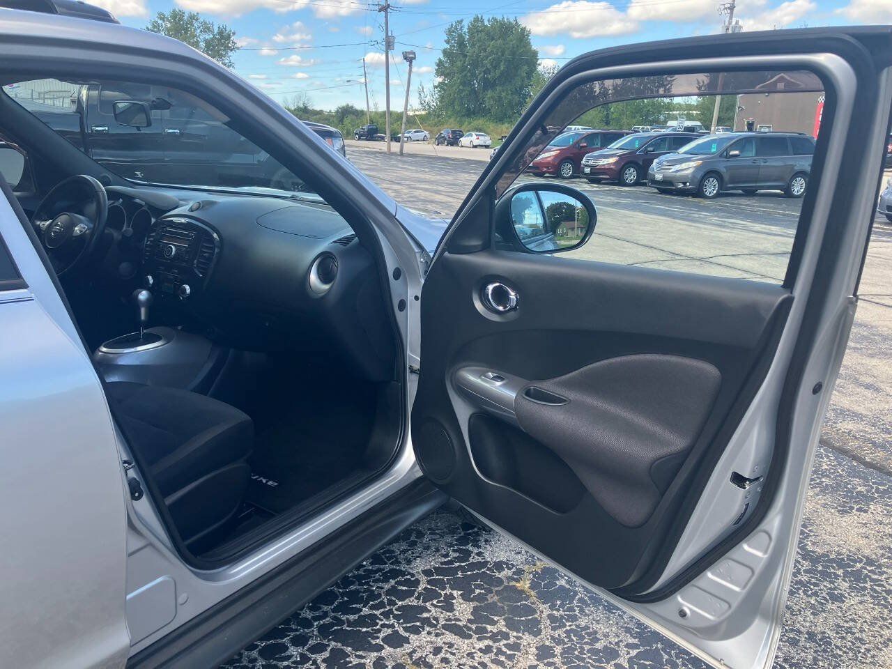 Used 2011 Nissan Juke SV AWD/4WD image 13