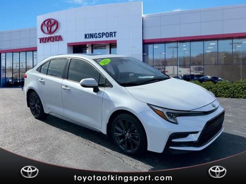 Used 2025 Toyota Corolla SE w/ SE Premium Package image 7