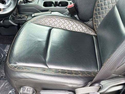 Used 2021 Jeep Gladiator Overland image 21