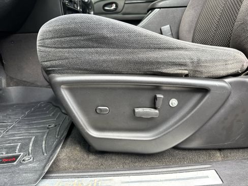 Used 2008 GMC Envoy SLE image 9