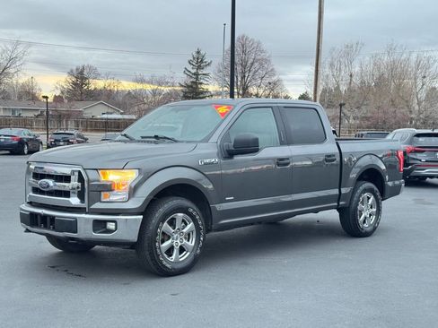 Used 2016 Ford F150 XLT w/ Trailer Tow Package image 12