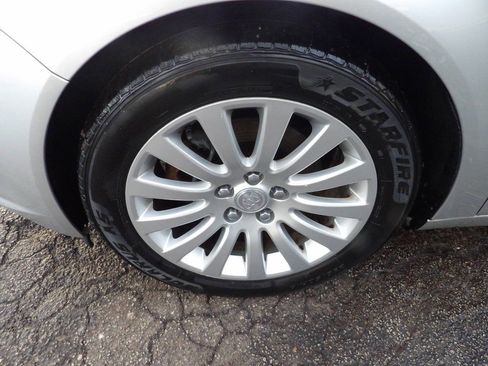 Used 2013 Buick Regal Premium image 5