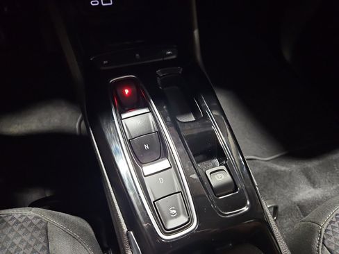 Used 2023 Chevrolet Bolt EUV LT w/ Driver Confidence Package FWD image 19