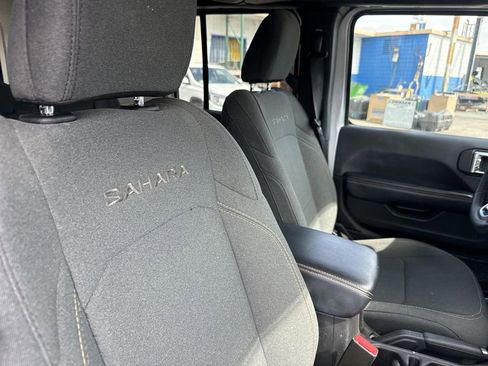 Used 2024 Jeep Wrangler Sahara image 25