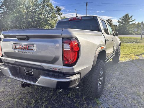New 2025 GMC Canyon AT4 w/ AT4X Package image 9