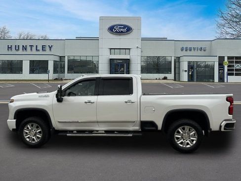 Used 2024 Chevrolet Silverado 2500 High Country w/ High Country Premium Package AWD/4WD image 7