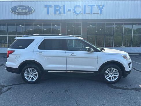 Used 2018 Ford Explorer XLT w/ Equipment Group 202A AWD/4WD image 1