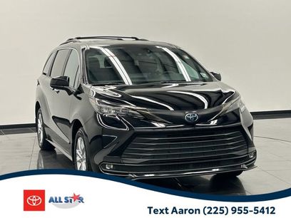 Certified 2023 Toyota Sienna XLE Woodland Edition