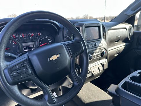 Used 2025 Chevrolet Silverado 2500 Custom w/ Custom Value Package image 17