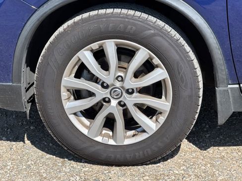 Used 2017 Nissan Rogue SV image 30